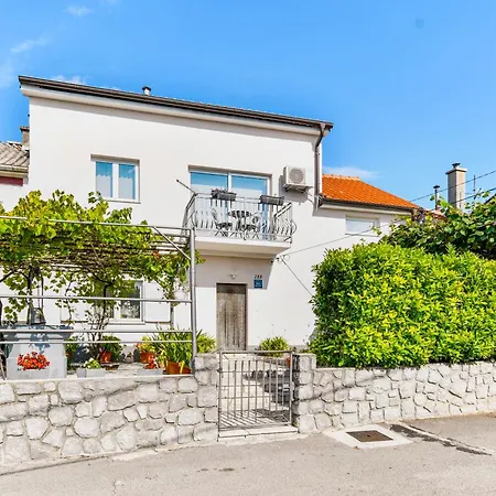 Lavanda Sa Bazenom I Okucnicom 4* Appartamento
