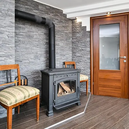Appartamento Lavanda Sa Bazenom I Okucnicom 4*
