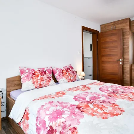 Appartamento Lavanda Sa Bazenom I Okucnicom 4* *