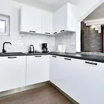 Lavanda Sa Bazenom I Okucnicom 4* Apartment *