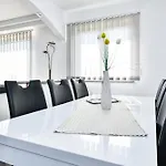 Lavanda Sa Bazenom I Okucnicom 4* Hreljin