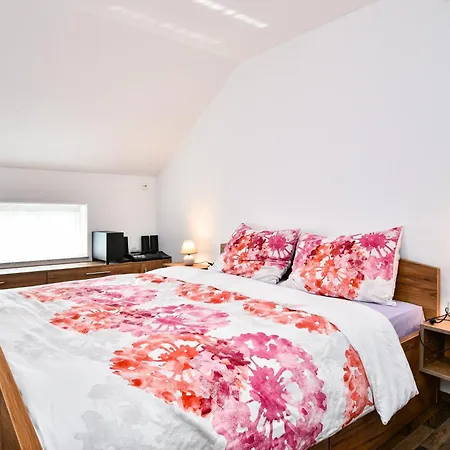 شقة Lavanda Sa Bazenom I Okucnicom 4* Hreljin